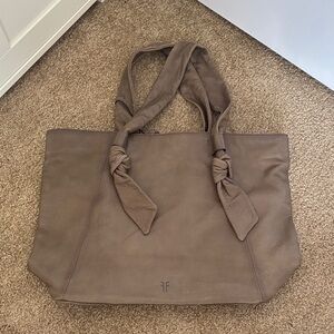 NWT Frye Leather Nora Knotted Tote Bag in Khaki